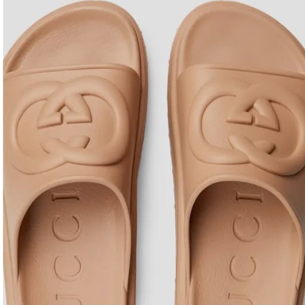 GUCCI Women's Slide Sandal With Interlocking G